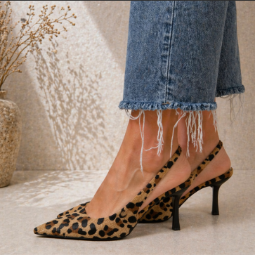 AVERY | TACONES CON ESTAMPADO DE LEOPARDO