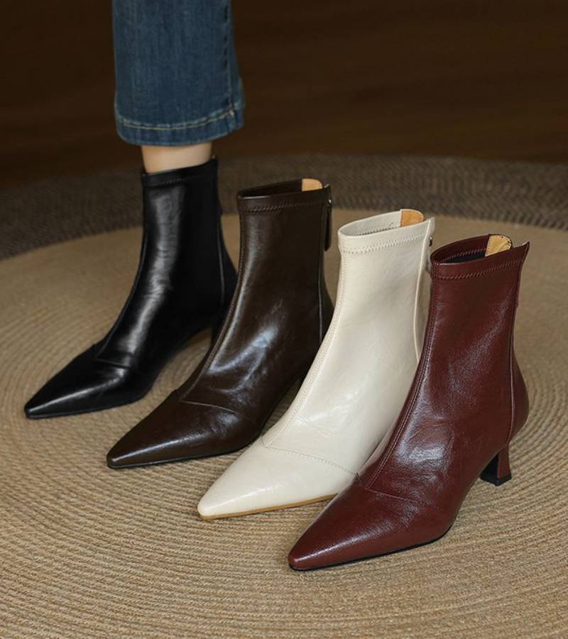 Fulvia - Stivaletti minimalisti in pelle con tacco medio