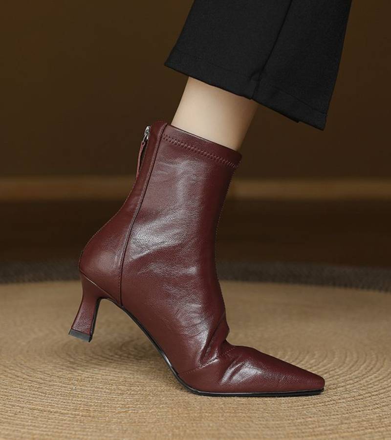 Fulvia - Stivaletti minimalisti in pelle con tacco medio
