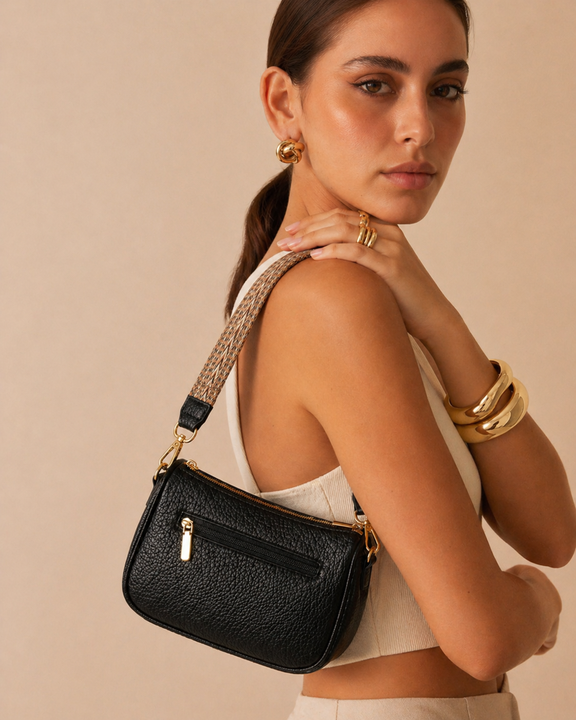 Bolso canguro de piel suave – toque retro y elegante