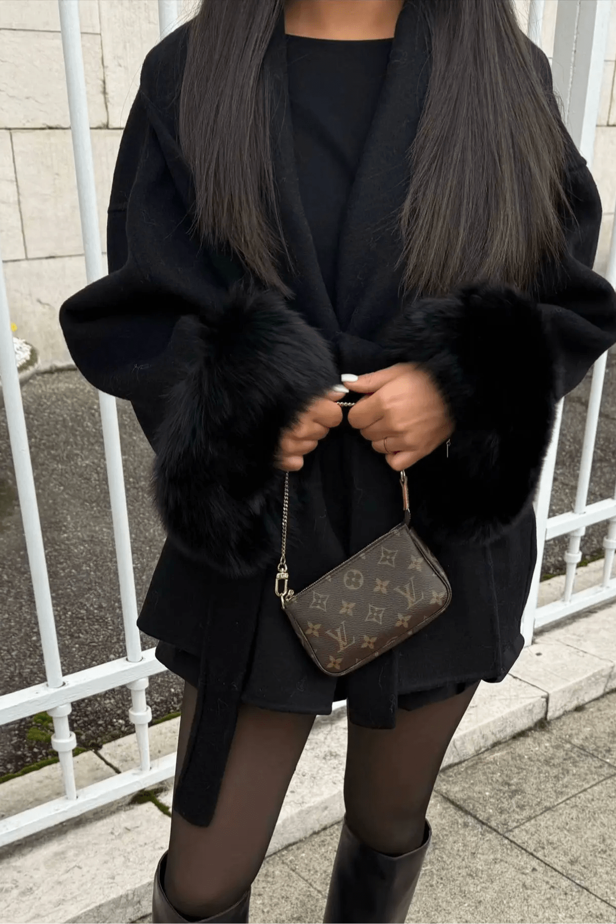 ELEGANZA ARTICA – Cappotto elegante in lana da donna