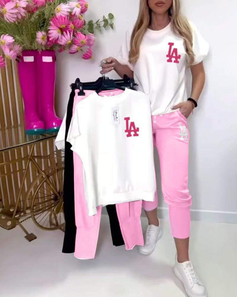 Conjunto de pantalones ajustados deportivos con estampado de letras