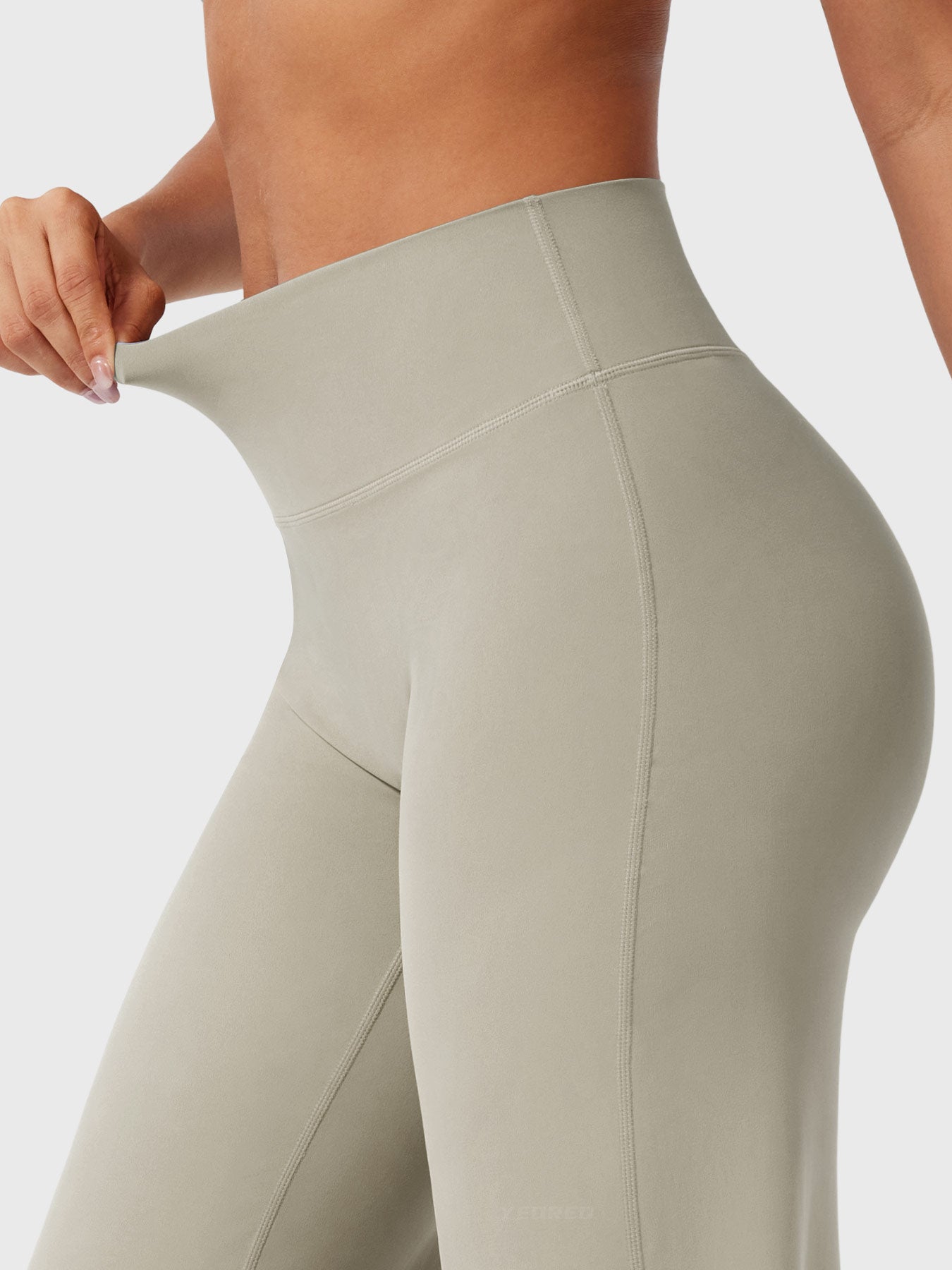 Leggins con pierna recta